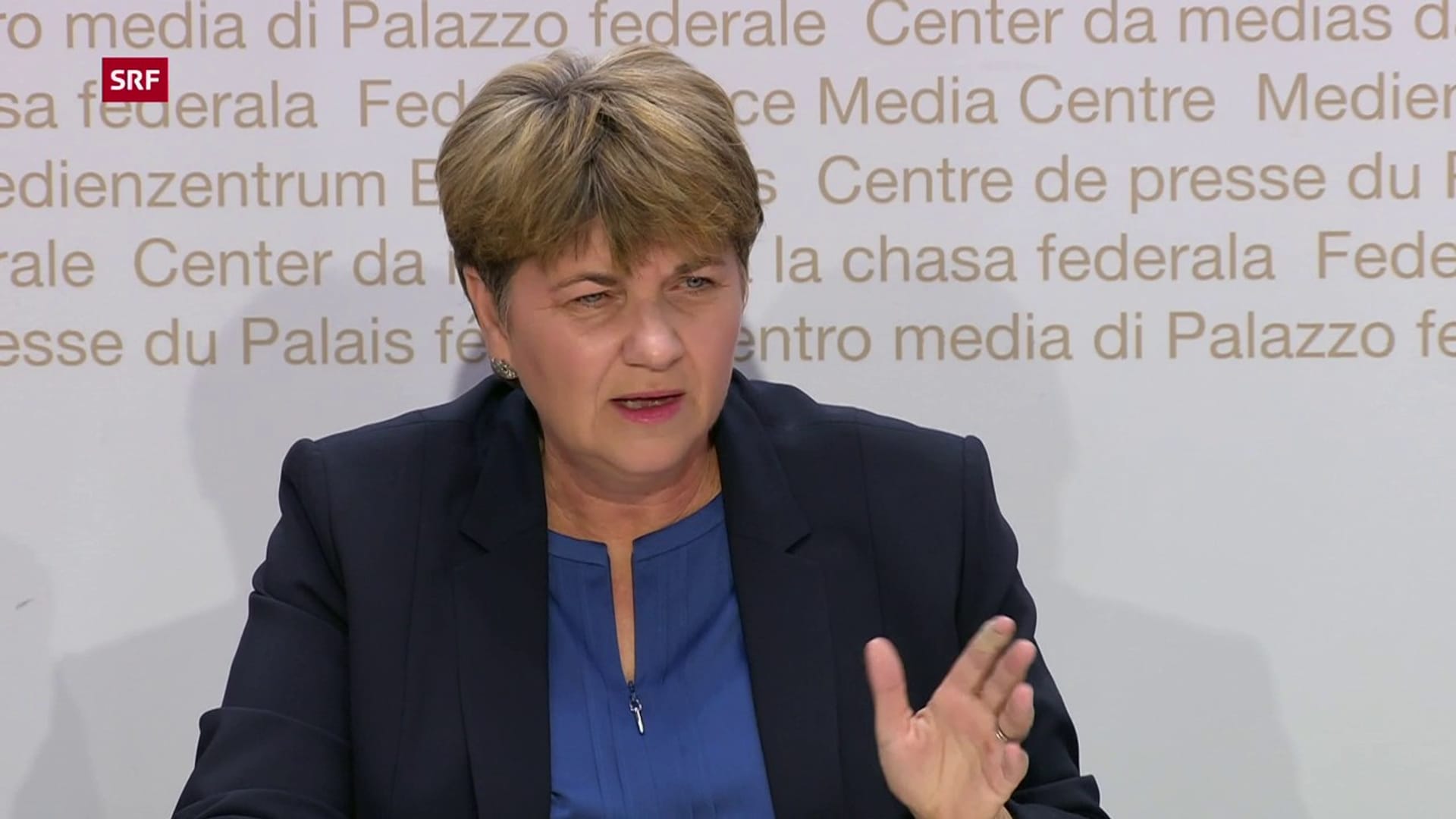 News-Clip - Verteidigungsministerin Viola Amherd zum Swisscoy-Einsatz ...