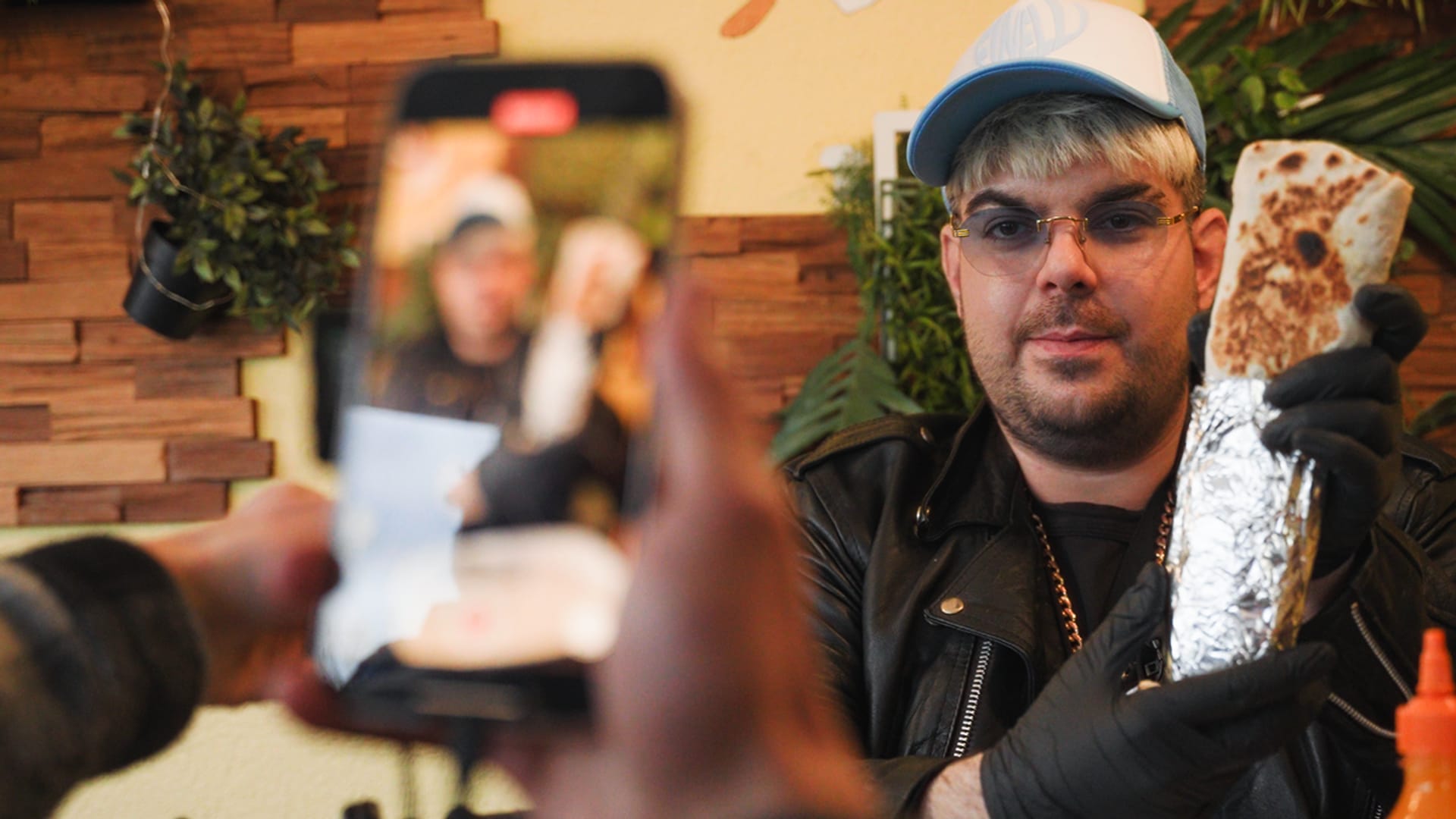 Impact Döner testen und Gutes tun Unterwegs mit Influencer Steve