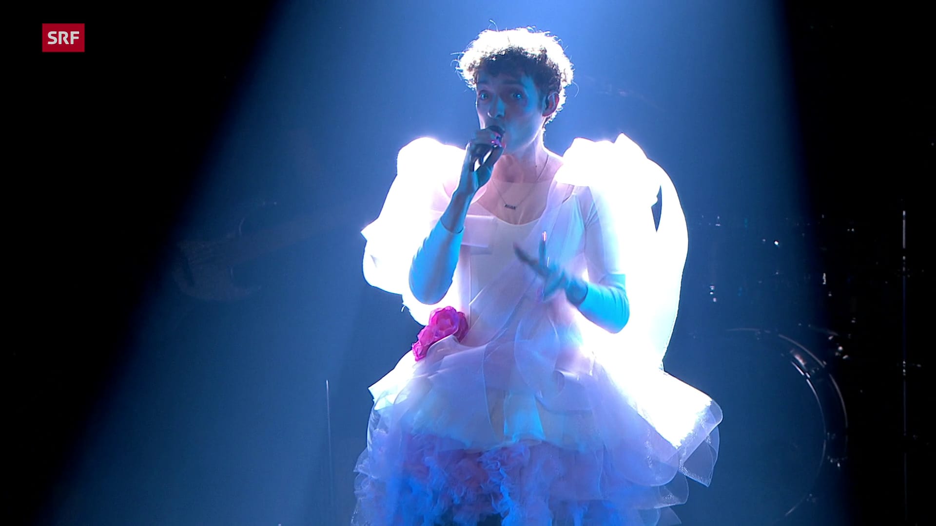 Weltpremiere bei «MusicStar»: Nemo singt den ESC-Song «The Code» zum ...