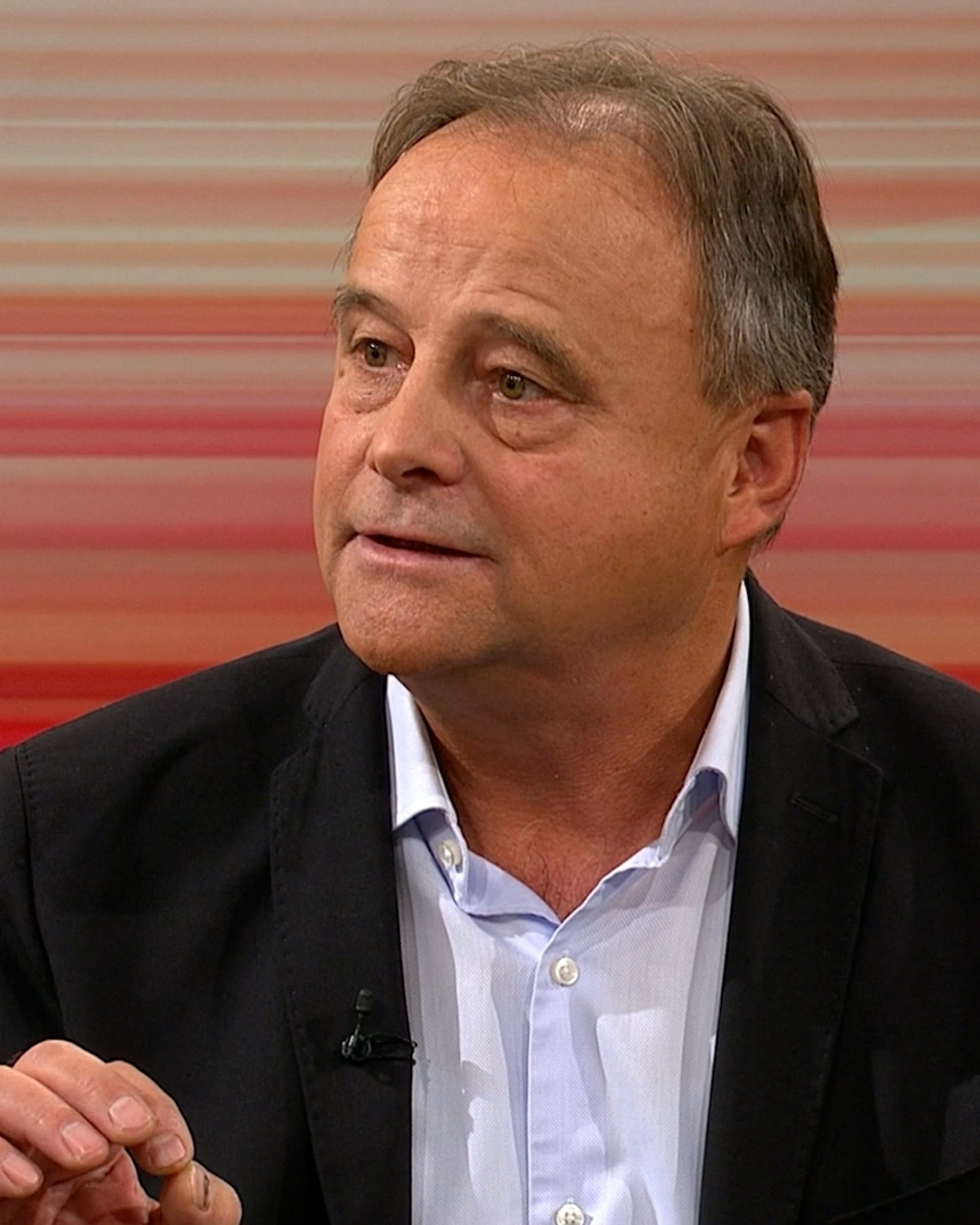 SRF News Videos - Schafzüchter Schnydrig & Biologe Moser: Wie gehen wir ...