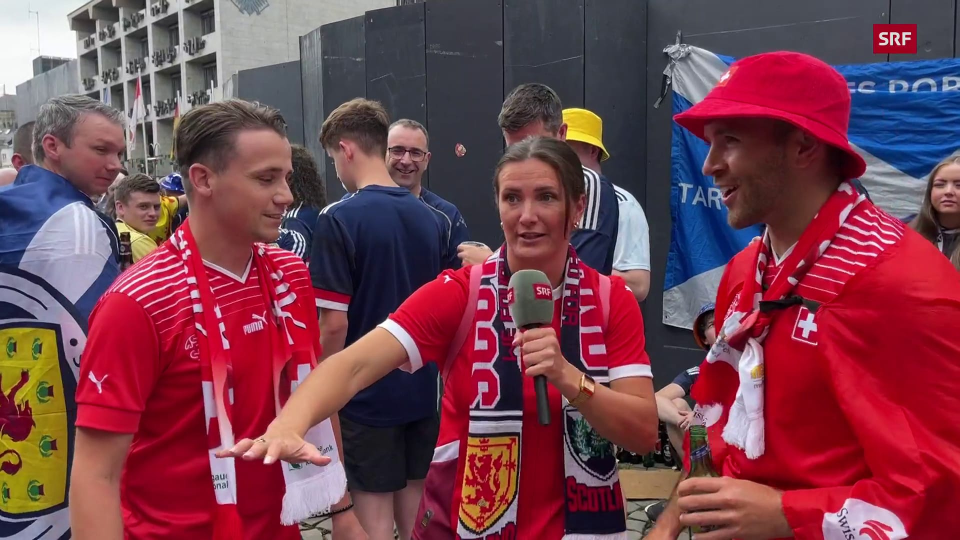 SRF-Expertin Rachel Rinast fängt am Alten Markt die Stimmung ein - UEFA ...