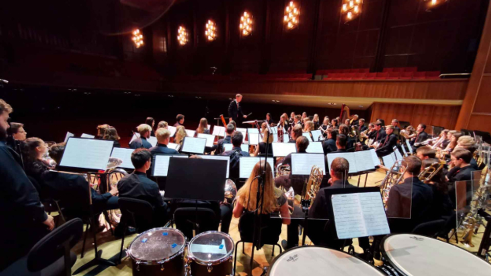 Grondas ovras per orchesters d'instruments a flad