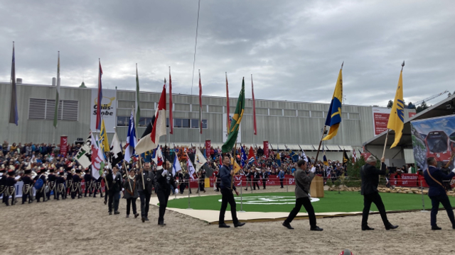 Impressiun da l'act festiv a l'Olma