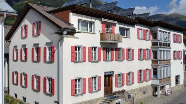 L'hotel trais Fluors a Schlarigna daventa WG