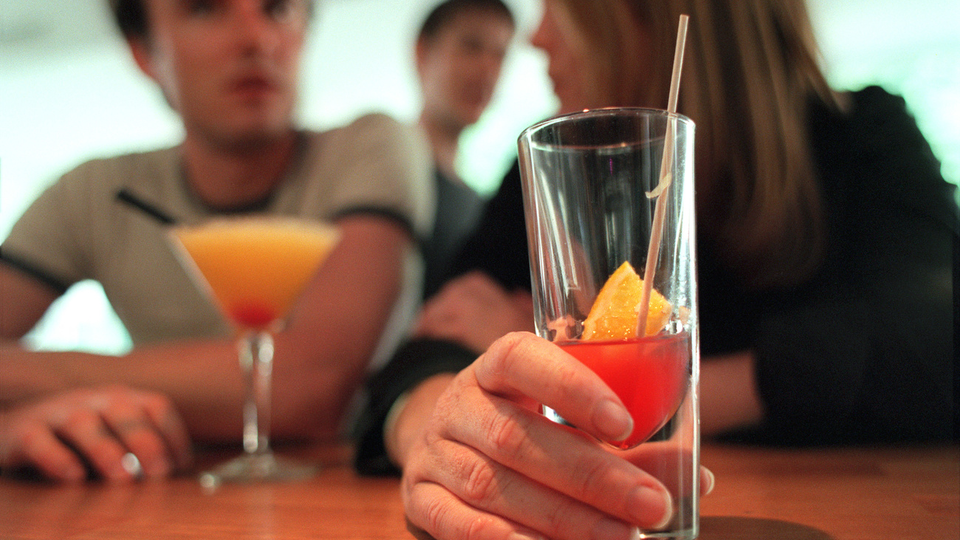 Problems d'alcohol – Co è la situaziun en il Grischun ed en l'entira Svizra?