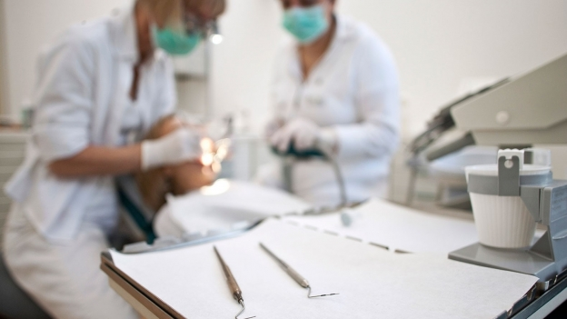 Hygienezuschlag Beim Zahnarzt Zahlen Fur Sauberen Arbeitsplatz