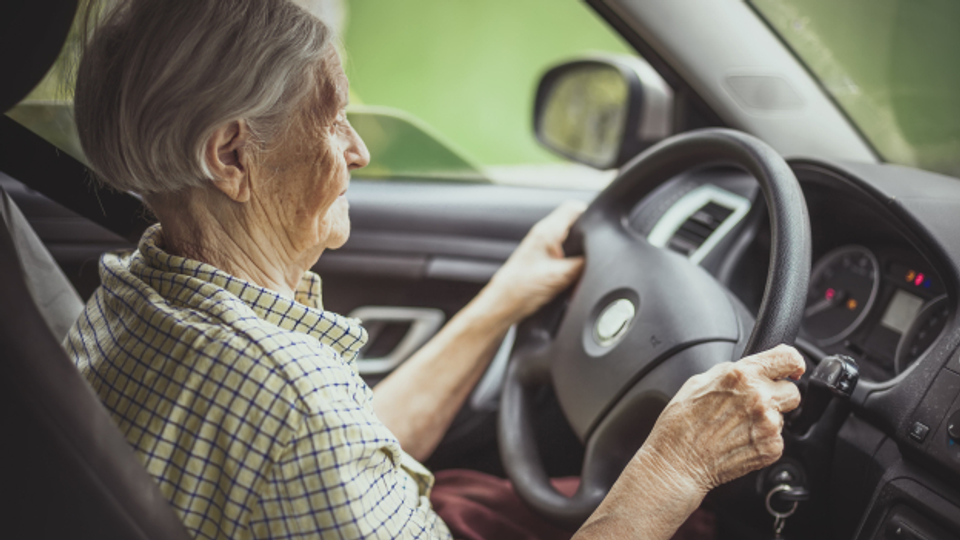Fahrtauglichkeits-Checks im Alter – abschaffen oder ausbauen?