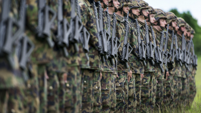 Archiv: Wie realistisch sind die Einkaufspläne der Armee?