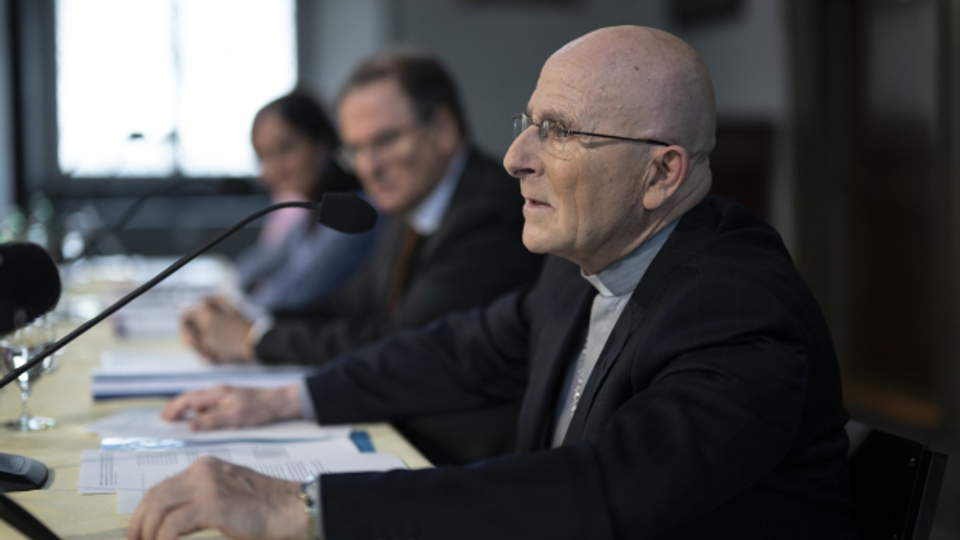 Missbrauchsstudie: Bischöfe ziehen Konsequenzen