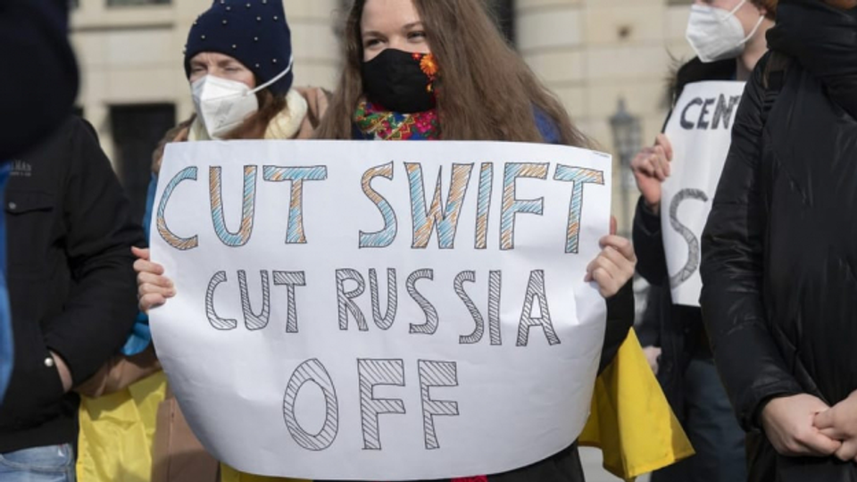 Swift: Welche Konsequenzen ein Ausschluss Russlands haben kann