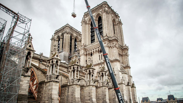 Sechs Monate nach dem Brand - Der Wiederaufbau der Notre-Dame harzt