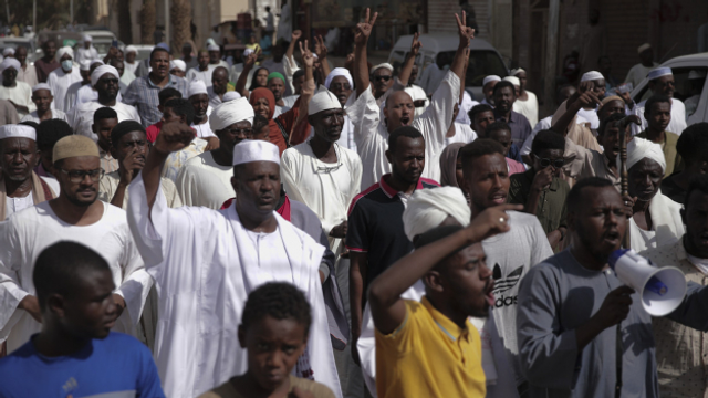 Im Sudan protestieren hunderttausende gegen den Putsch