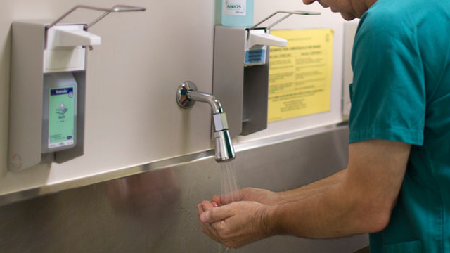 Einfaches Rezept gegen Spitalinfektionen: Händewaschen