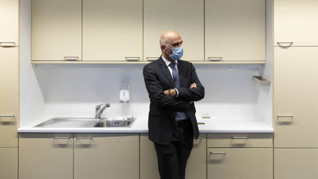 Bundesrat entscheidet über neue Corona-Massnahmen - Radio - Play SRF